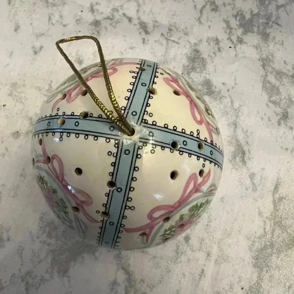 Vintage Porcelain Pomander Pink Blue Floral Bow Lave Trim Hanging Round Footed - Picture 4 of 5